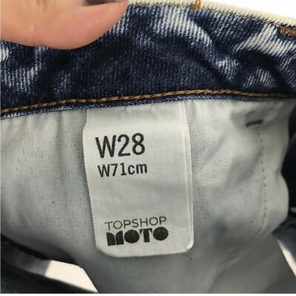 TOPSHOP MOTO Bleached Denim Shorts Hot Pants Waist 28" - Picture 5 of 8